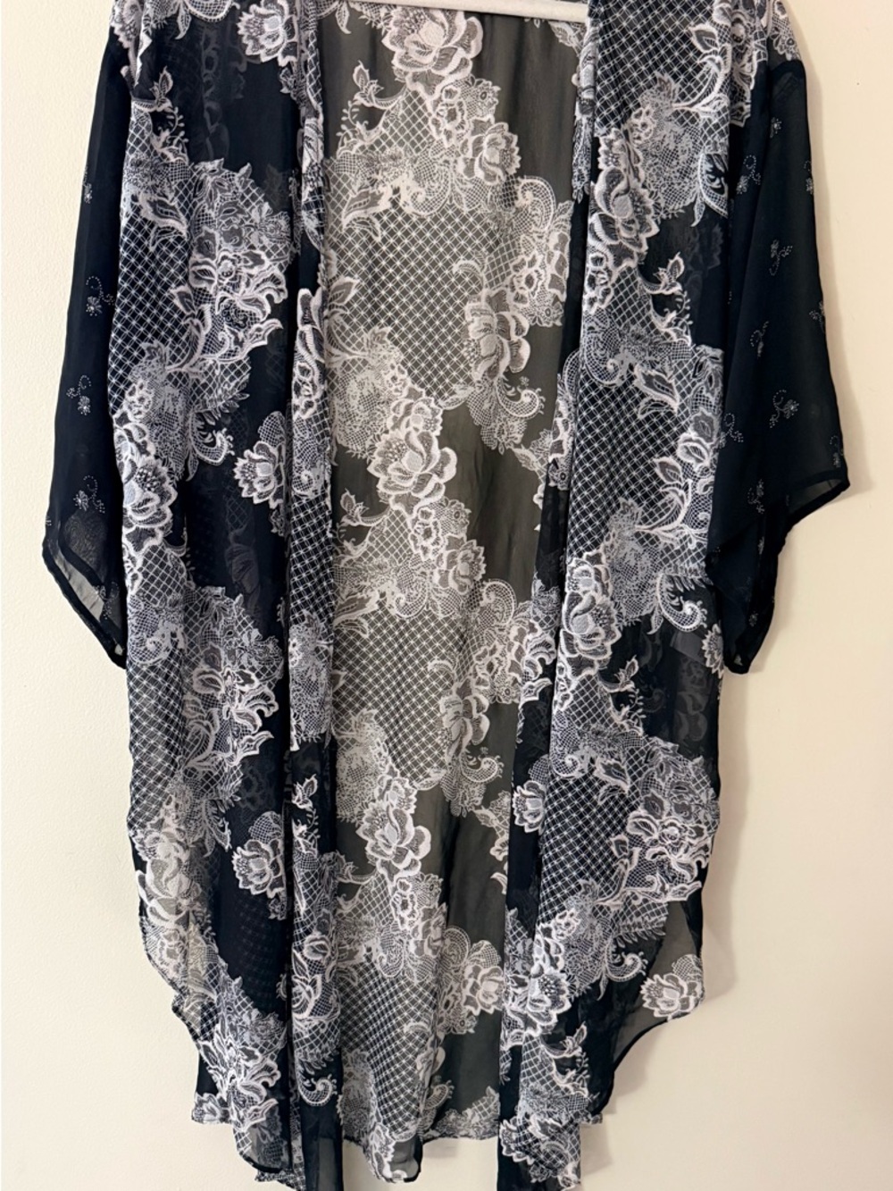 EST. 1946 Black & White Embroidered Sheer Floral Lace Kimono, XL